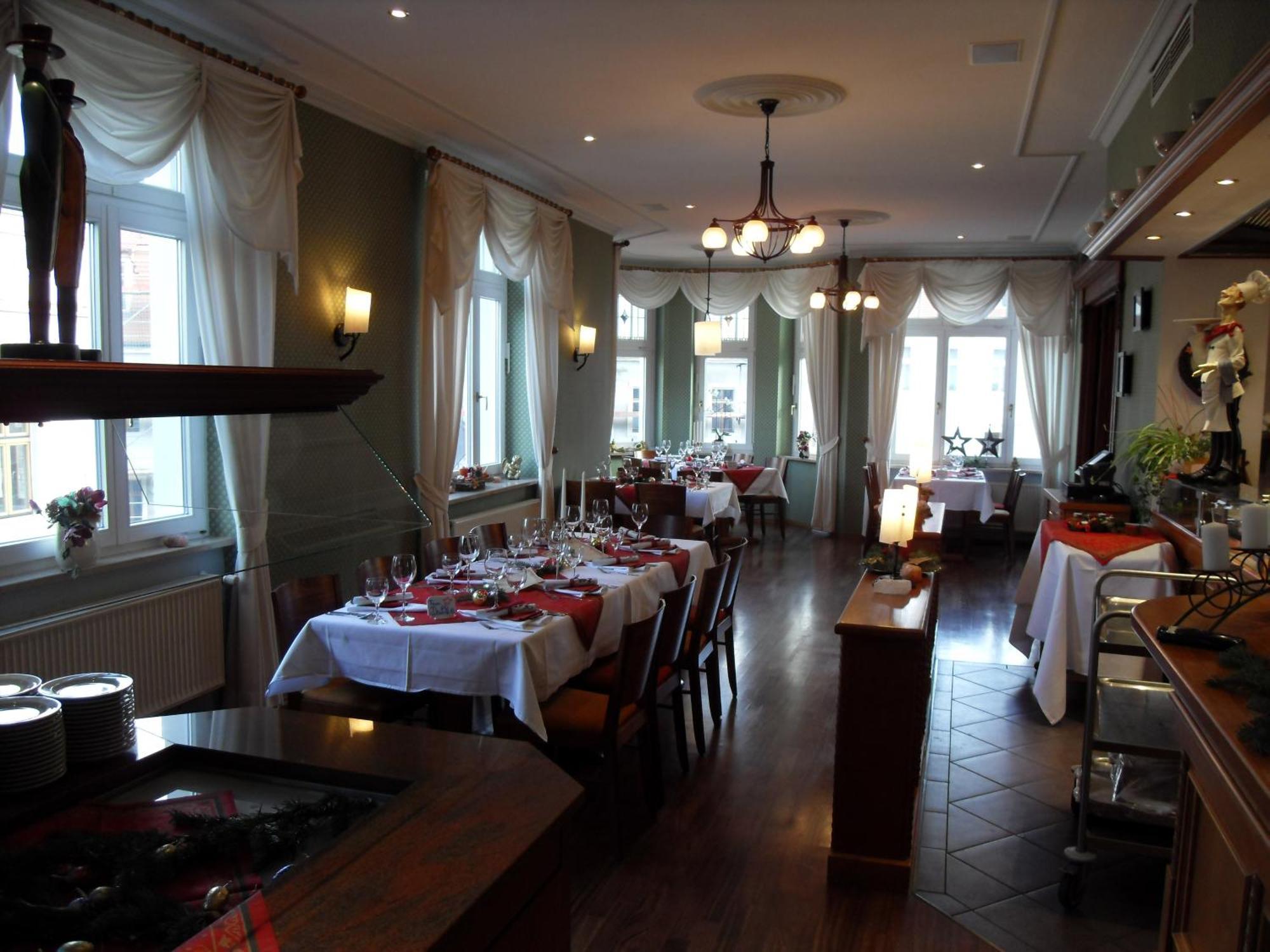 Hotel Fuersteneck Bernburg Esterno foto