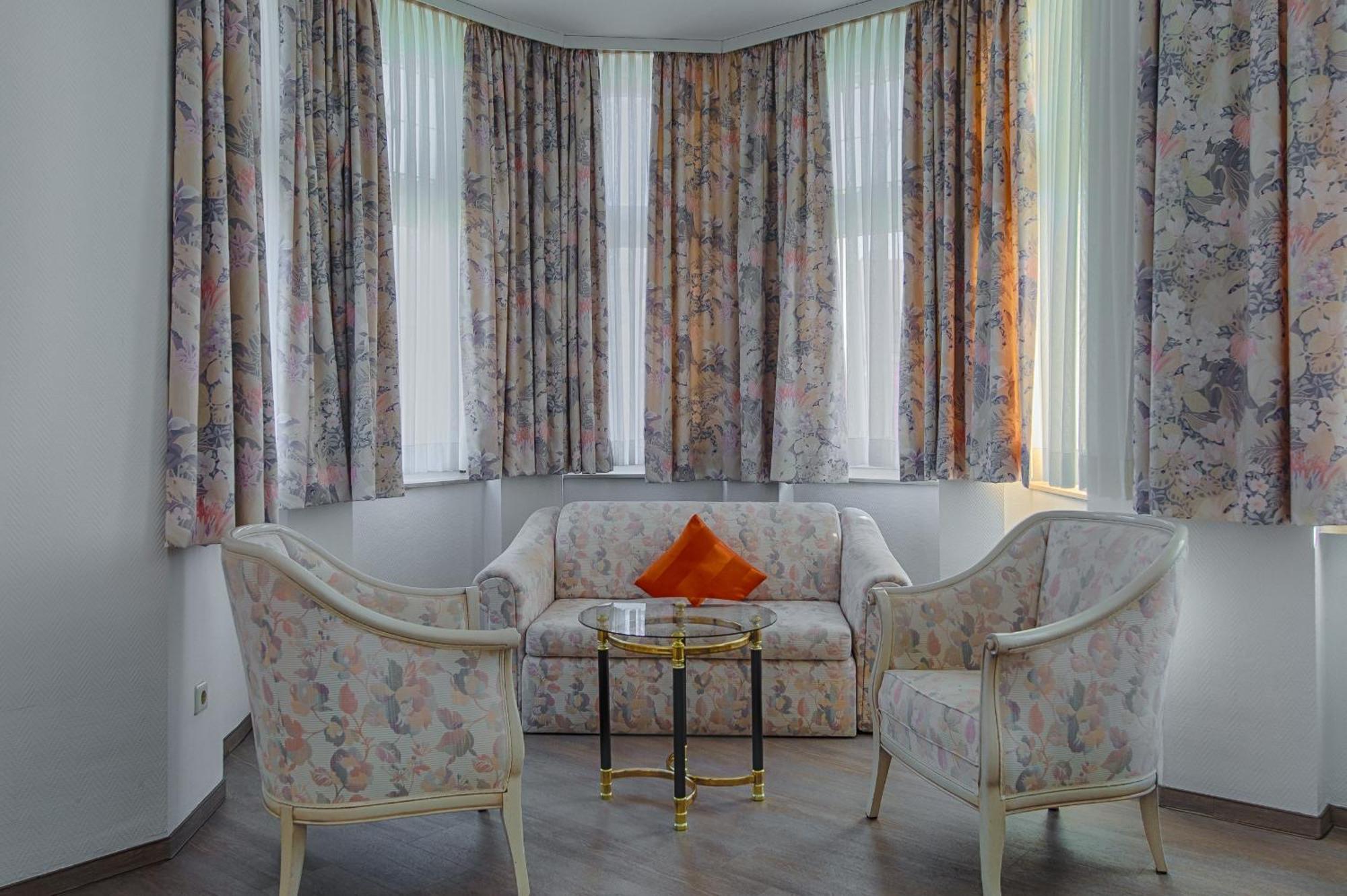 Hotel Fuersteneck Bernburg Esterno foto