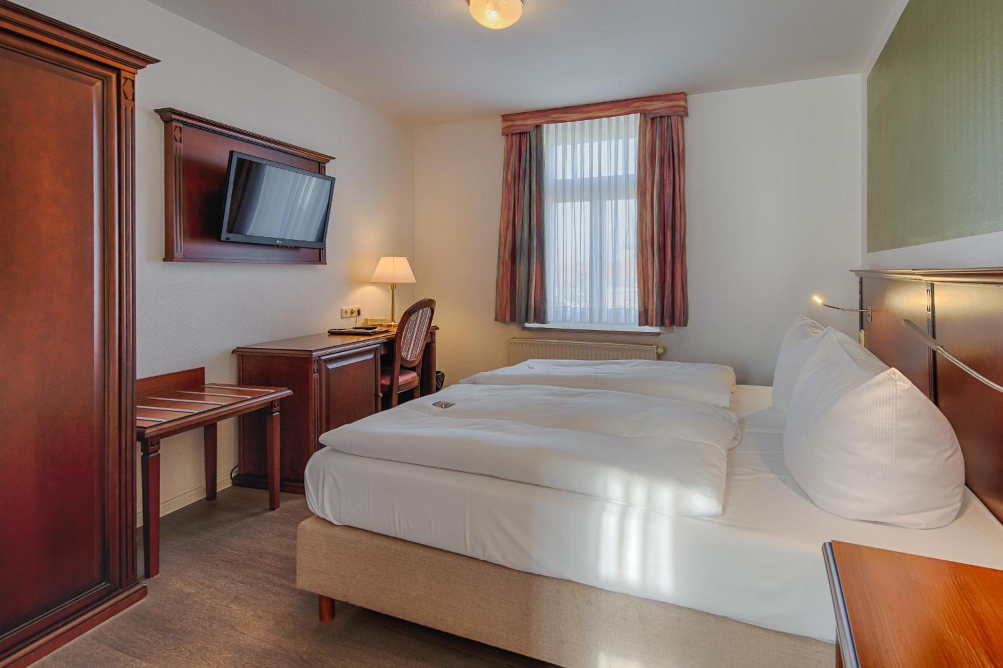 Hotel Fuersteneck Bernburg Esterno foto