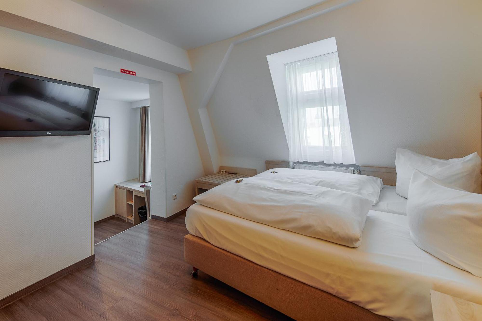 Hotel Fuersteneck Bernburg Esterno foto