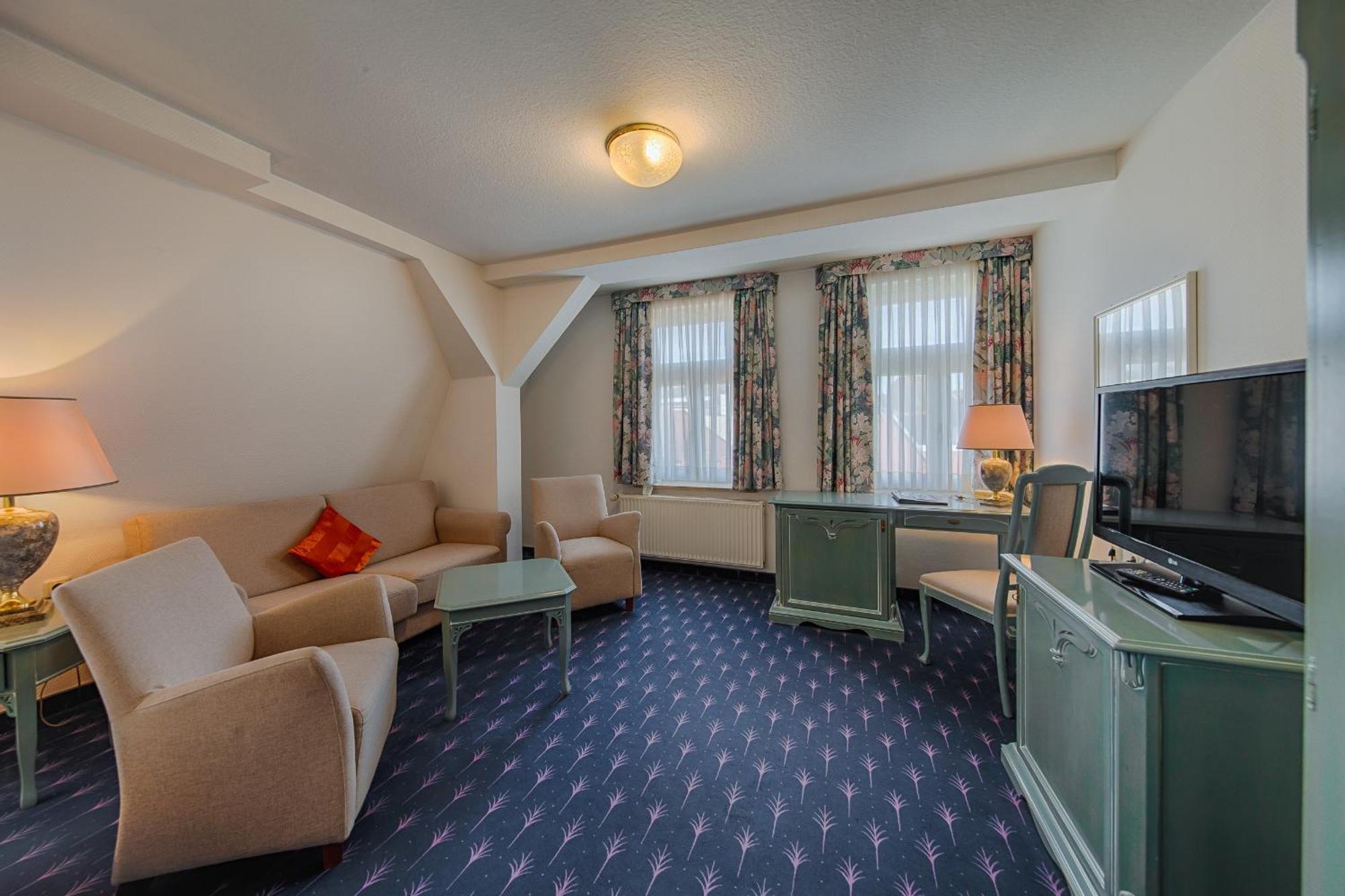 Hotel Fuersteneck Bernburg Esterno foto