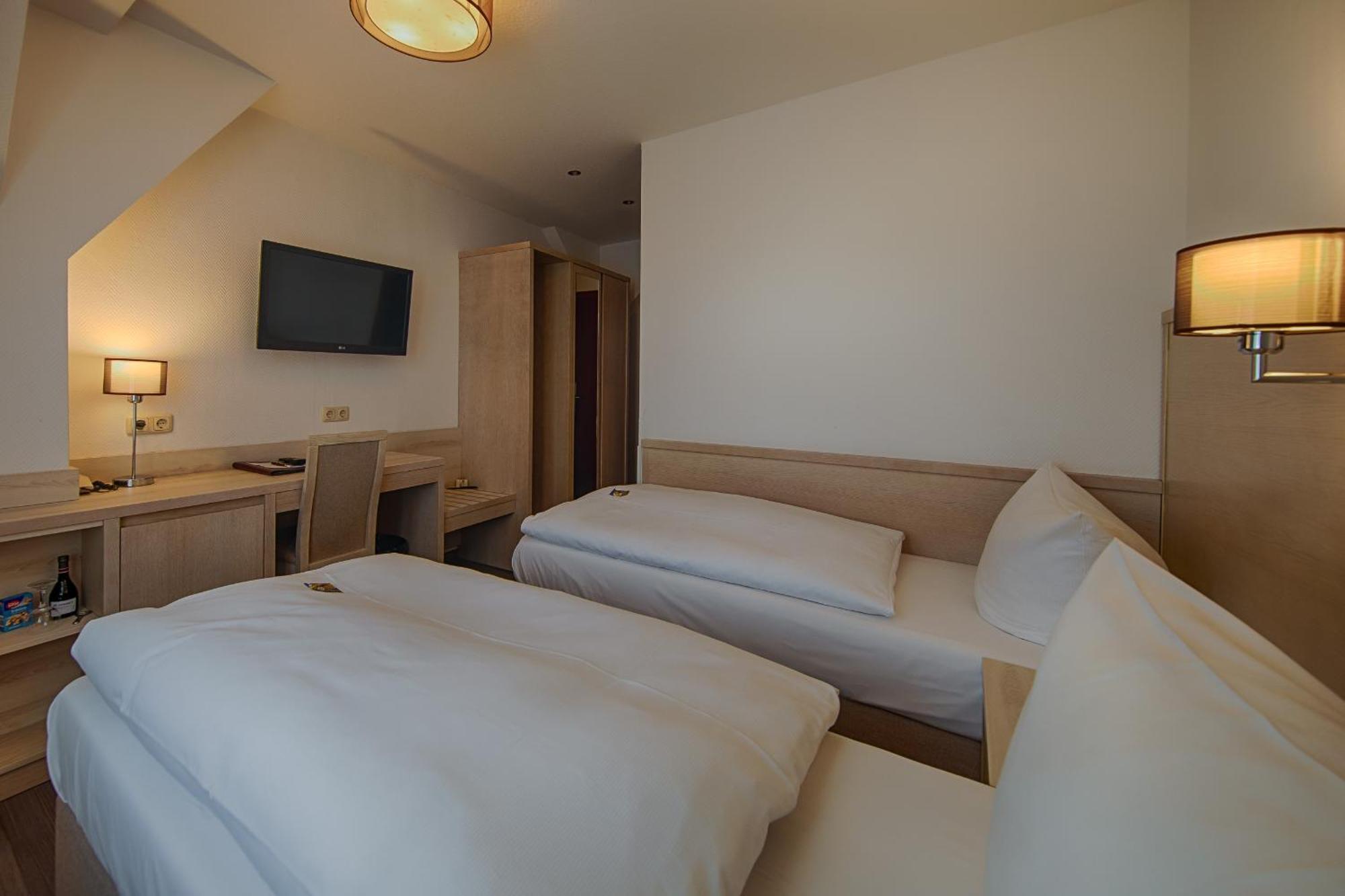 Hotel Fuersteneck Bernburg Esterno foto