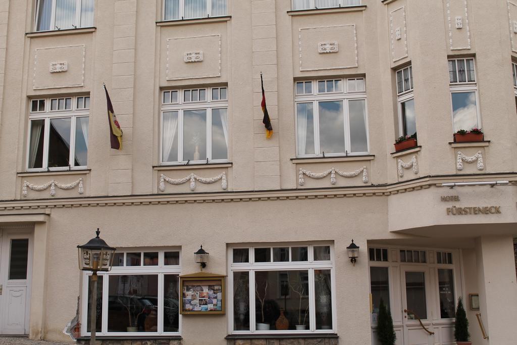 Hotel Fuersteneck Bernburg Esterno foto