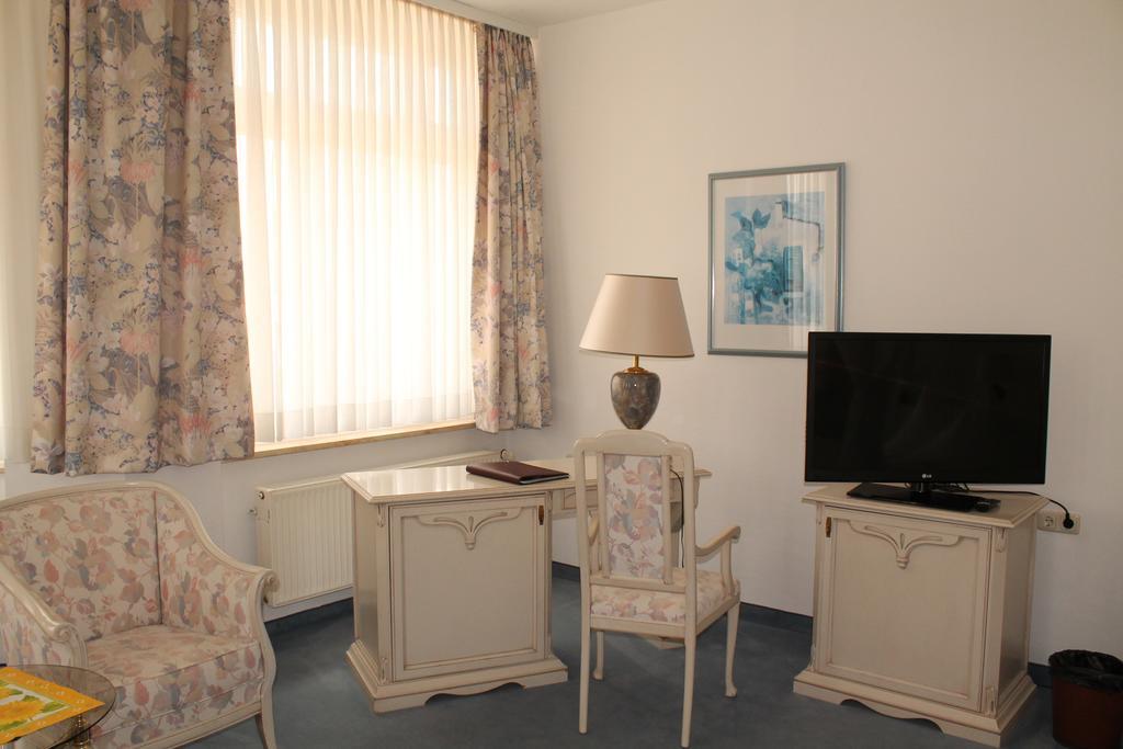 Hotel Fuersteneck Bernburg Esterno foto
