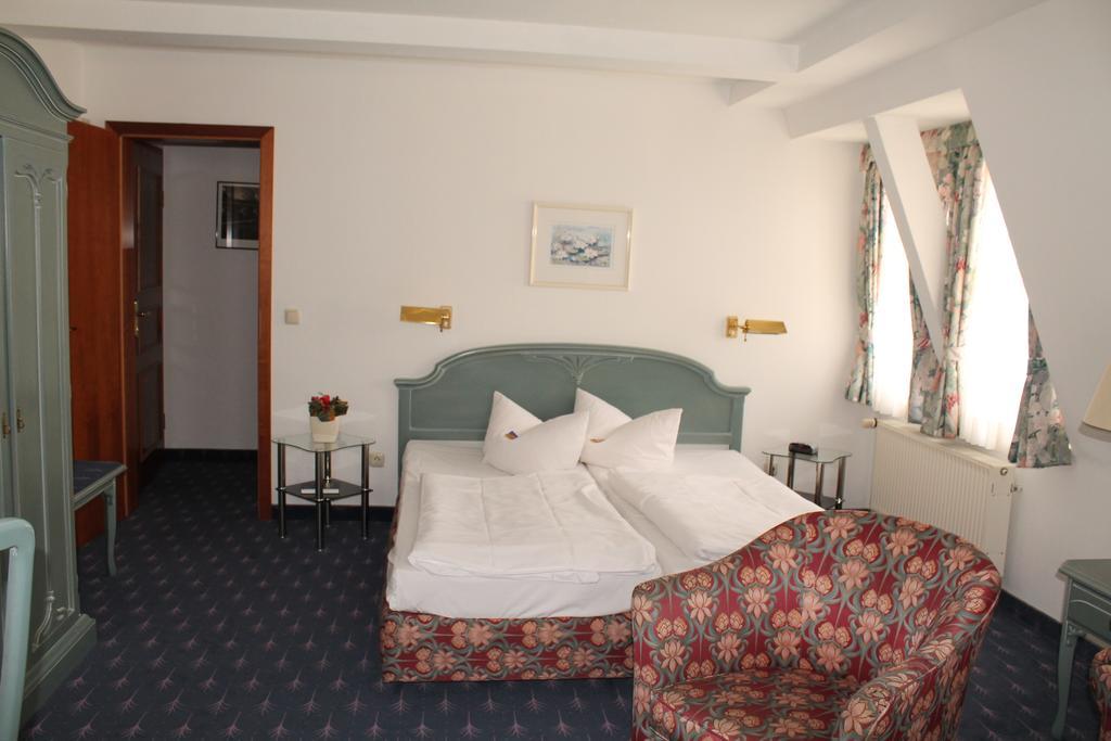Hotel Fuersteneck Bernburg Esterno foto