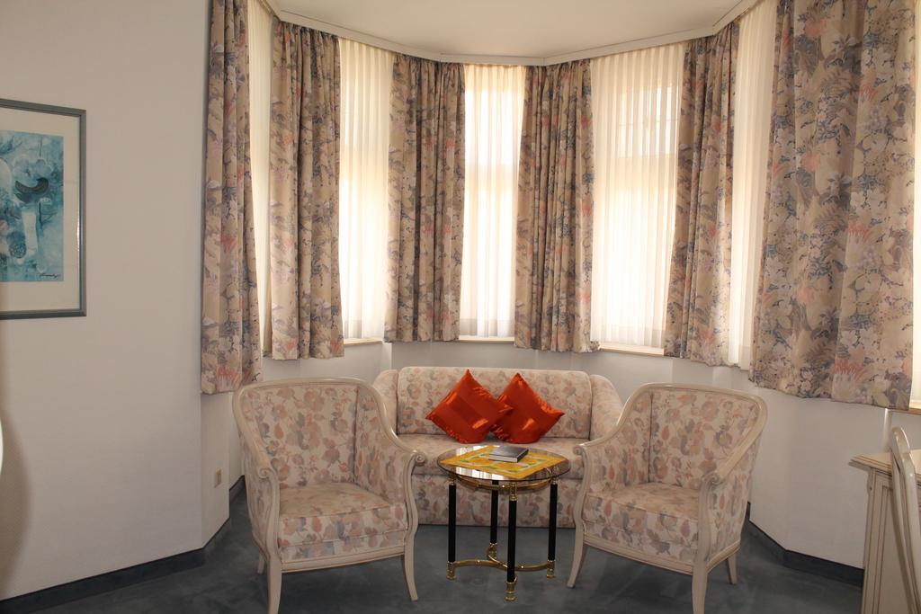 Hotel Fuersteneck Bernburg Esterno foto