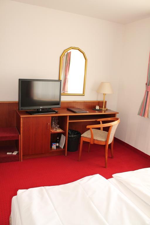 Hotel Fuersteneck Bernburg Esterno foto