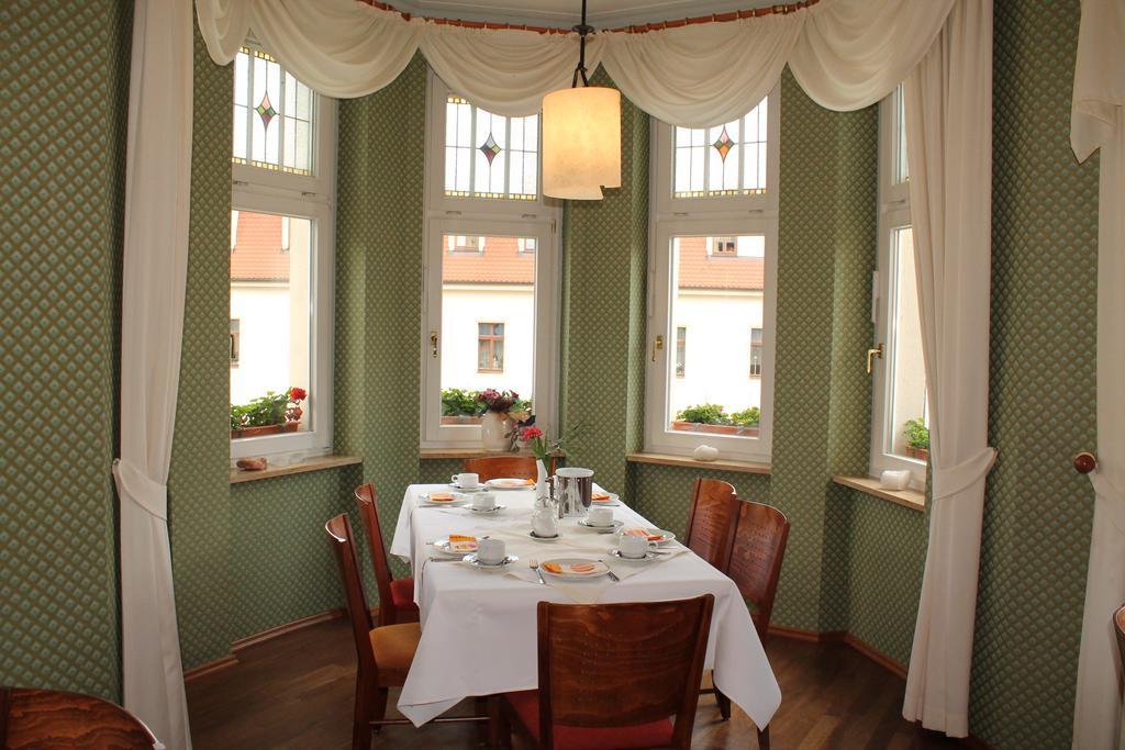 Hotel Fuersteneck Bernburg Esterno foto